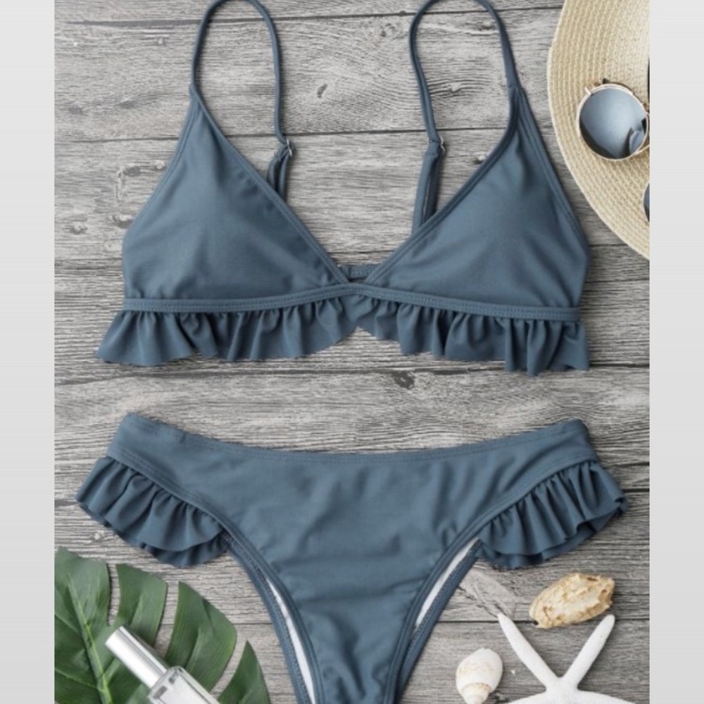 TRENDY BIKINI*** NEVER WORN